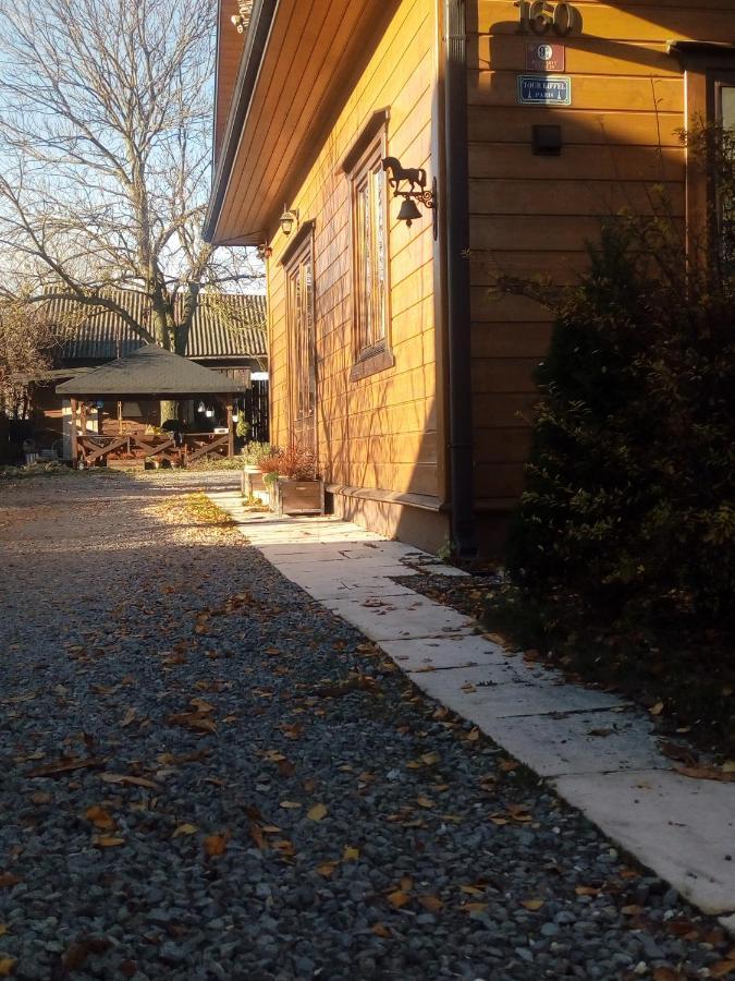 Roztoczanski Dworek Zamość Exterior foto