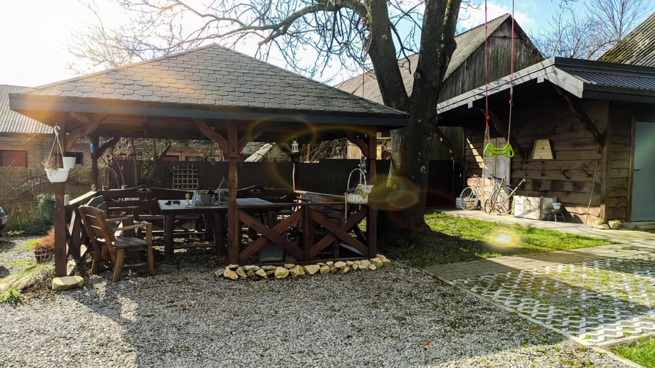 Roztoczanski Dworek Zamość Exterior foto